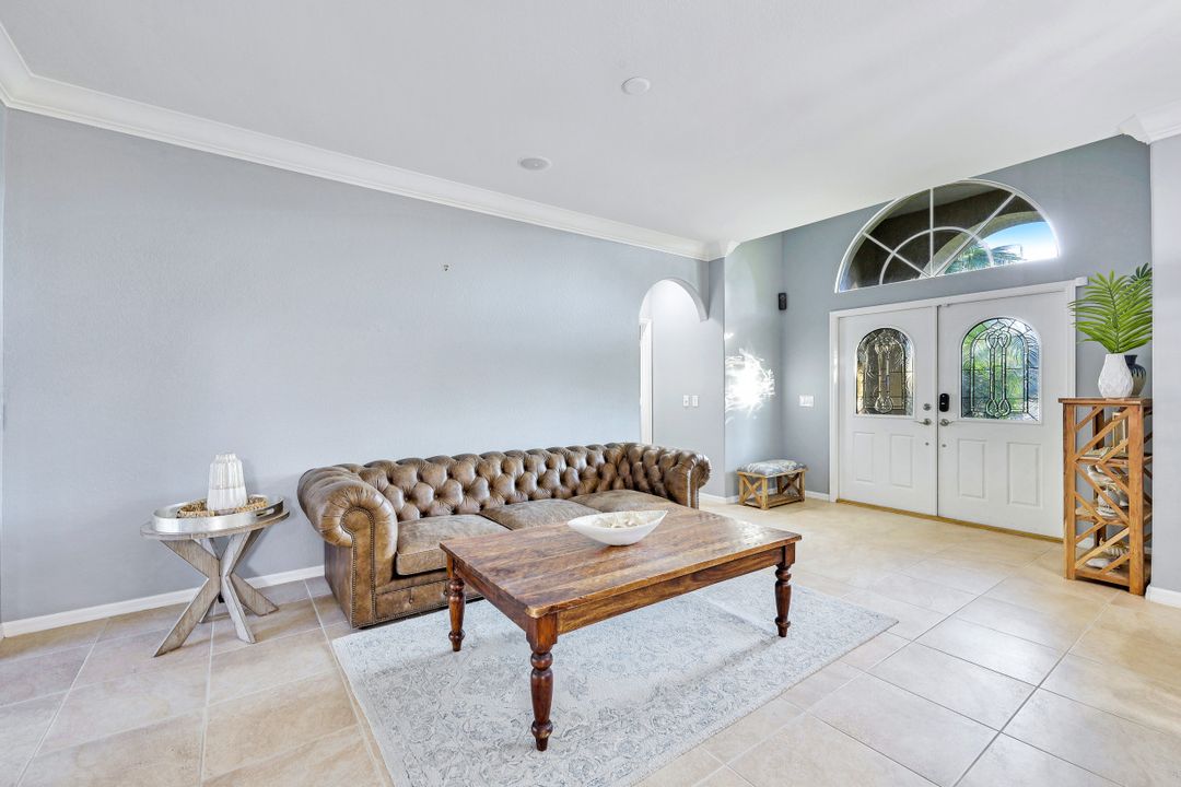 2047 Terrazzo Ln, Naples, FL 34104