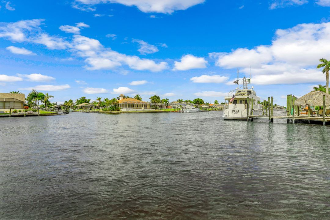 2811 SE 19th Pl, Cape Coral, FL 33904