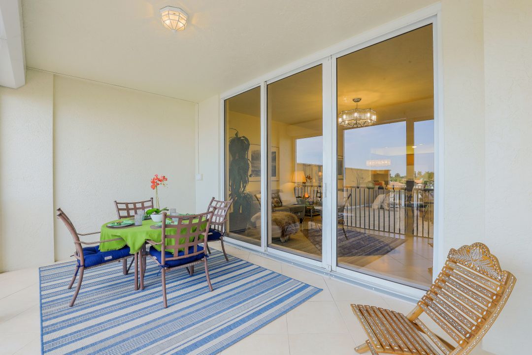 410 Flagship Dr #302, Naples, FL 34108