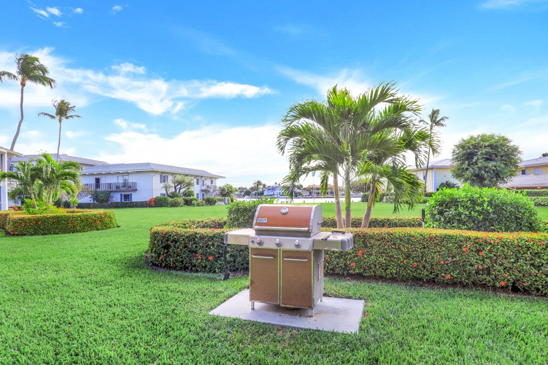 3400 Gulf Shore Blvd N #B-2, Naples, FL 34103