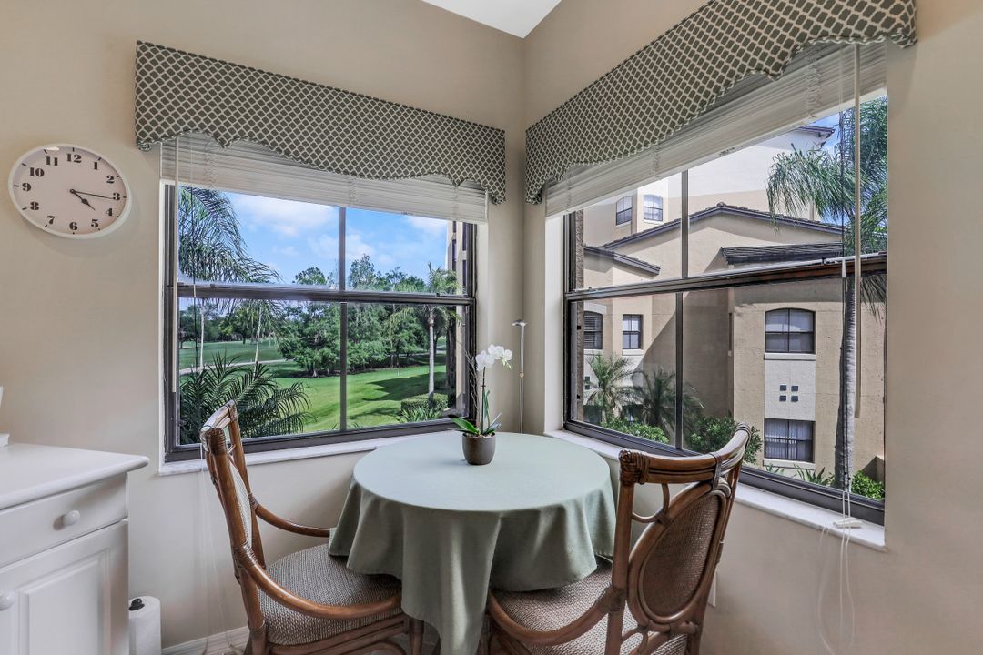 220 Vintage Cir #205, Naples, FL 34119