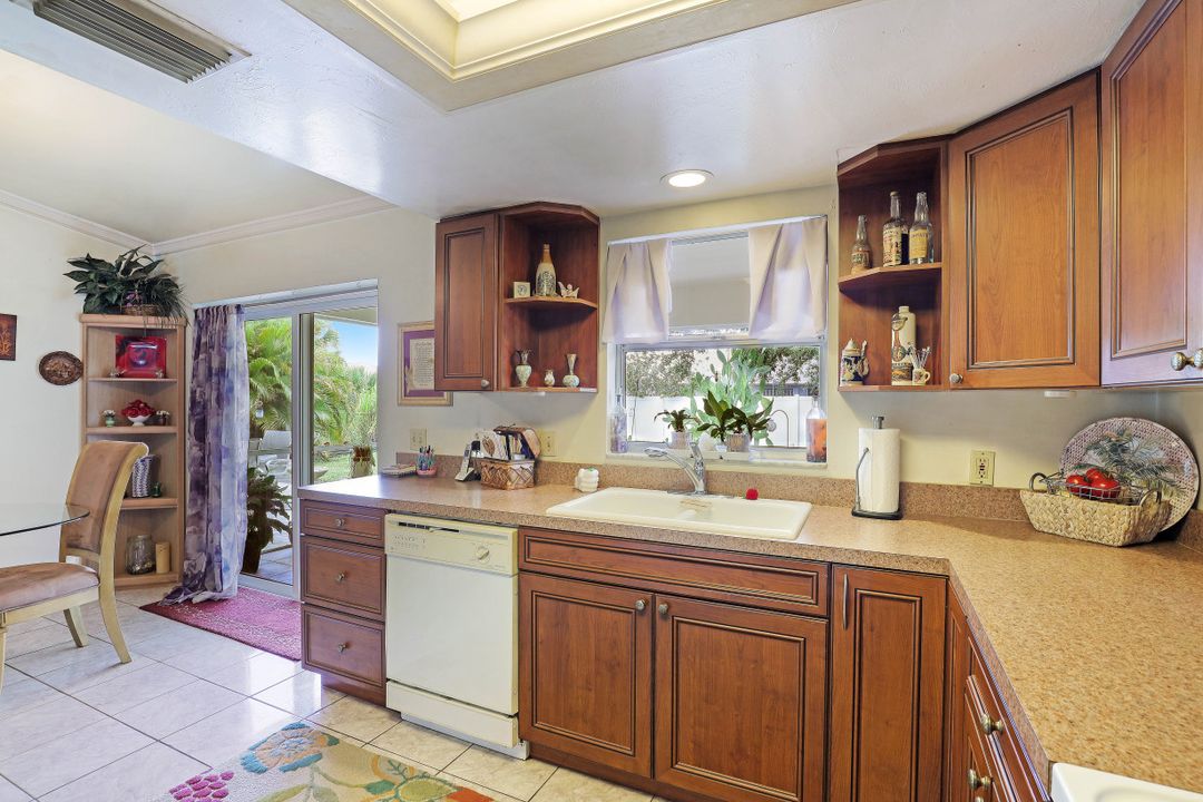 918 Santa Barbara Blvd, Cape Coral, FL 33991