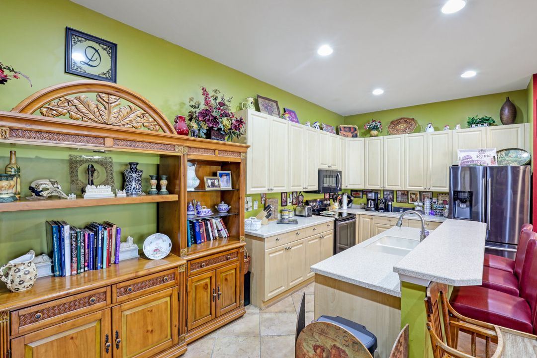 5520 Cheshire Dr, Fort Myers, FL 33912