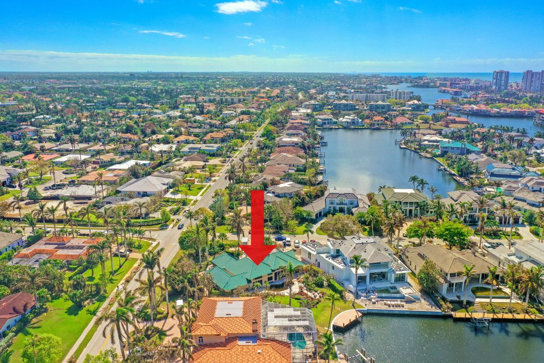 405 Neapolitan Way, Naples, FL 34103