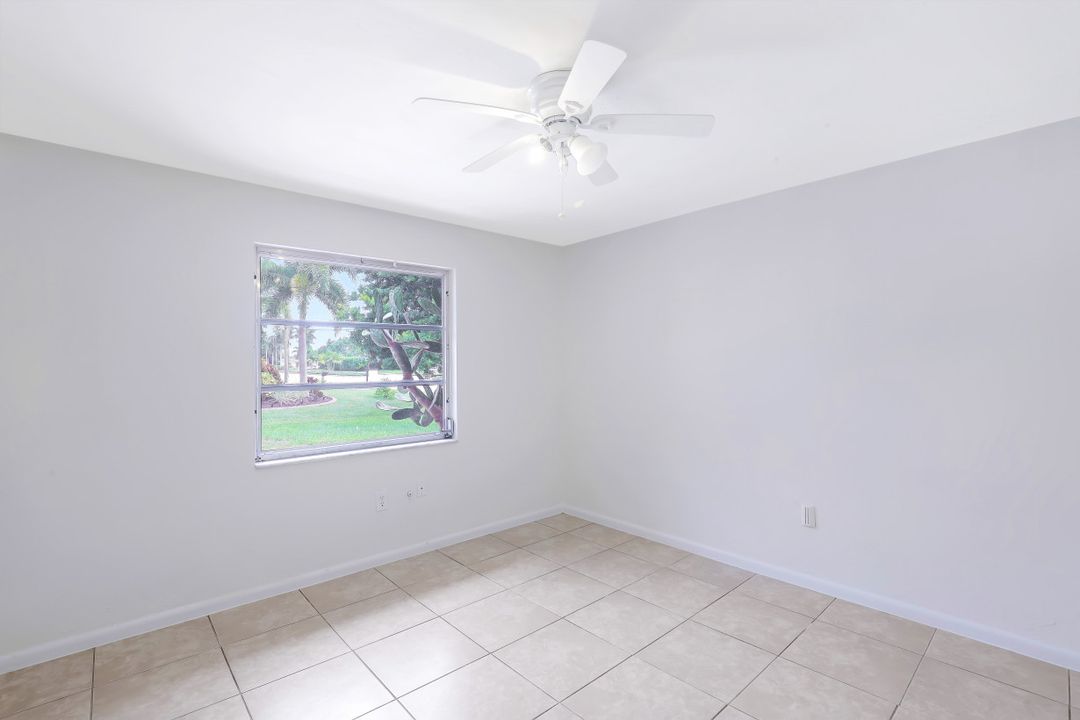 825 Lucerne Pkwy, Cape Coral, FL 33904