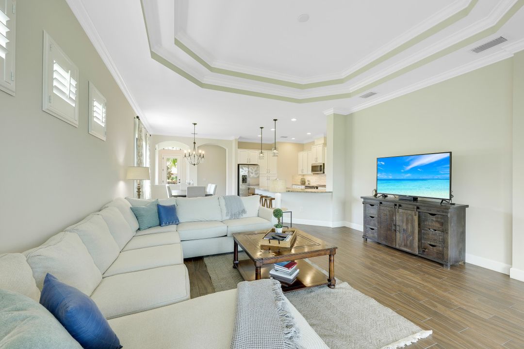 9160 Isla Bella Cir, Bonita Springs, FL 34135