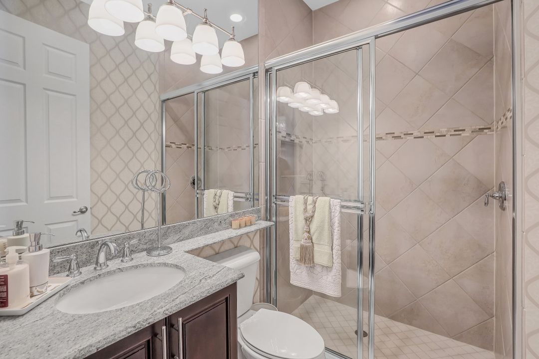 3987 Bering Ct, Naples, FL 34119