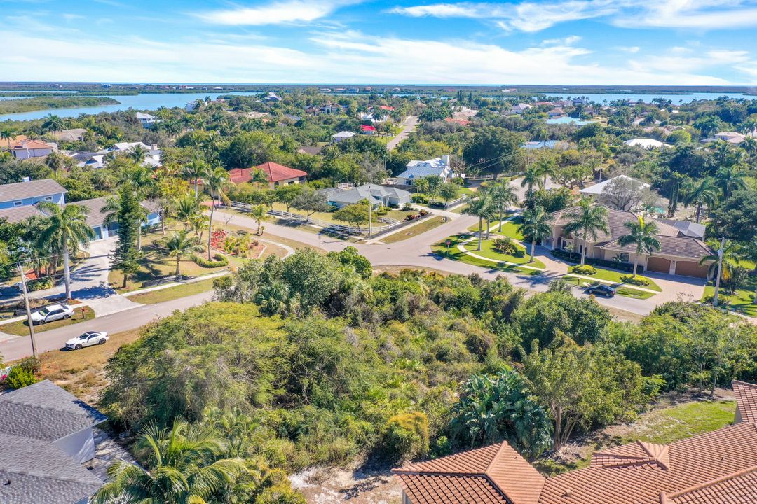 790 Inlet Dr, Marco Island, FL 34145