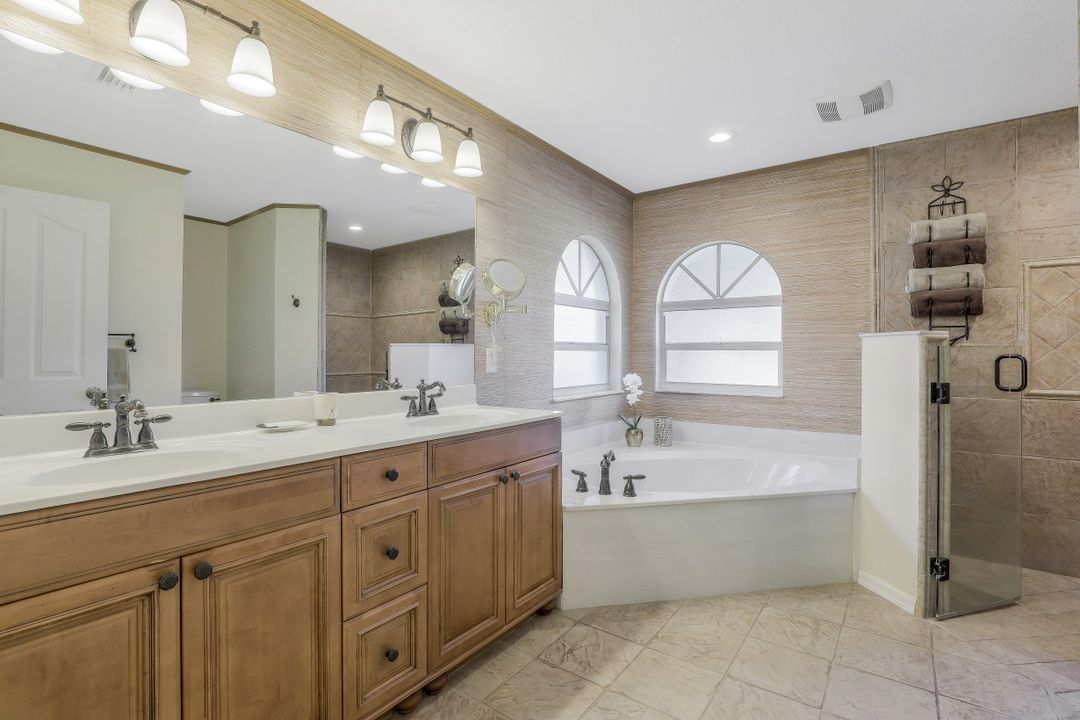 7903 Eagles Flight Ln, Fort Myers, FL 33912