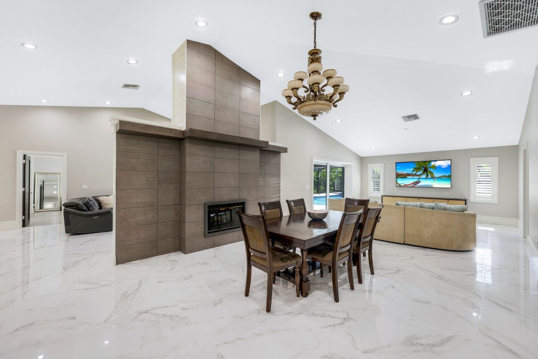 720 17th St NW, Naples, FL 34120