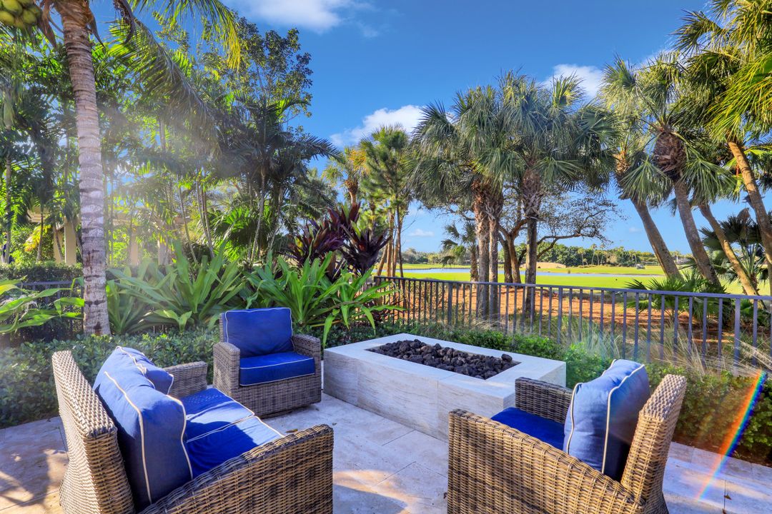 3255 Tavolara Ln, Naples, FL 34114