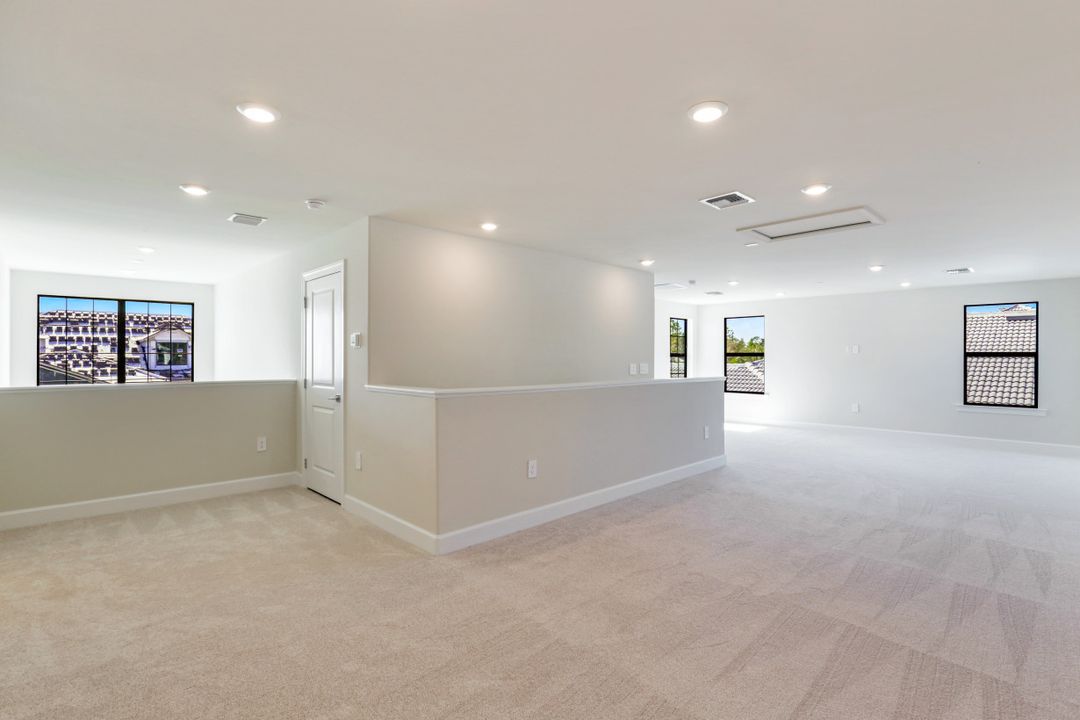 9547 Curlew Dr, Naples, FL 34120