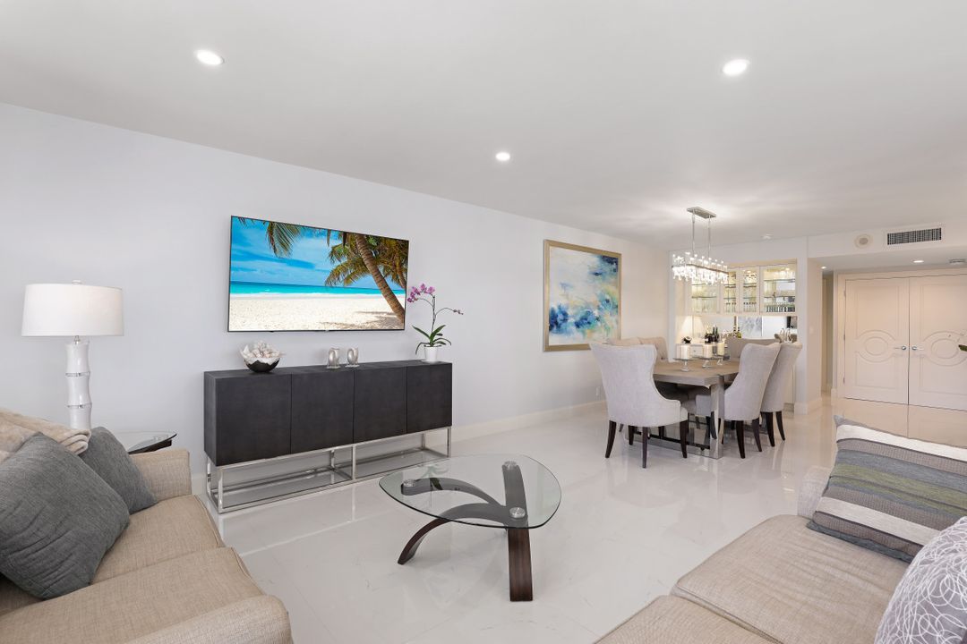 4051 Gulf Shore Blvd N #806, Naples, FL 34103