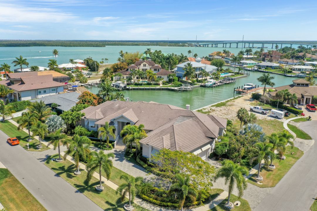 1231 Laurel Ct, Marco Island, FL 34145