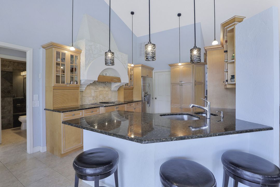 27031 Homewood Dr, Bonita Springs, FL 34135