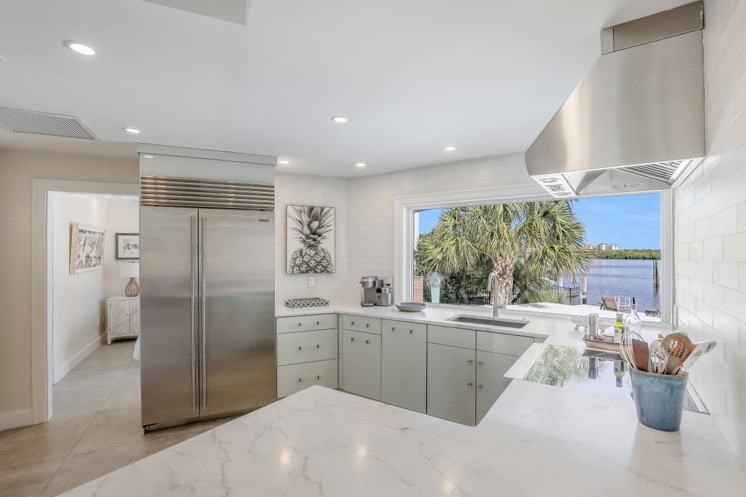 818 Perrine Ct, Marco Island, FL 34145