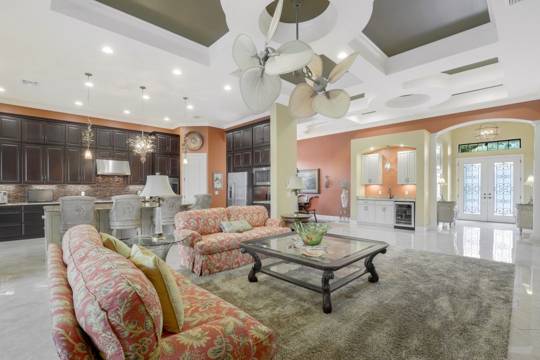 8651 Amour Ct, Naples, FL 34119