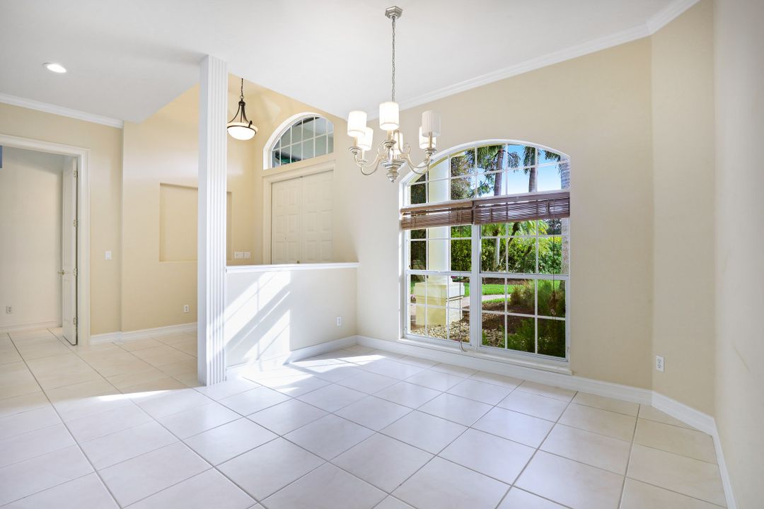 19 Heritage Way, Naples, FL 34110