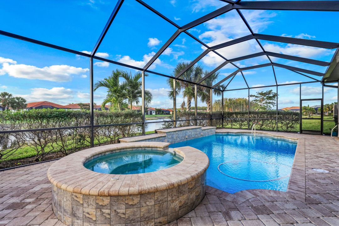 11866 White Stone Dr, Fort Myers, FL 33913