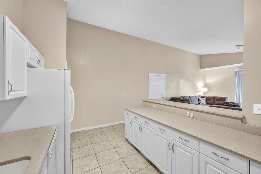 1050 Hancock Creek S Blvd #204, Cape Coral, FL 33909