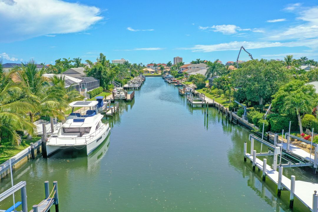 690 Pelican Ct, Marco Island, FL 34145