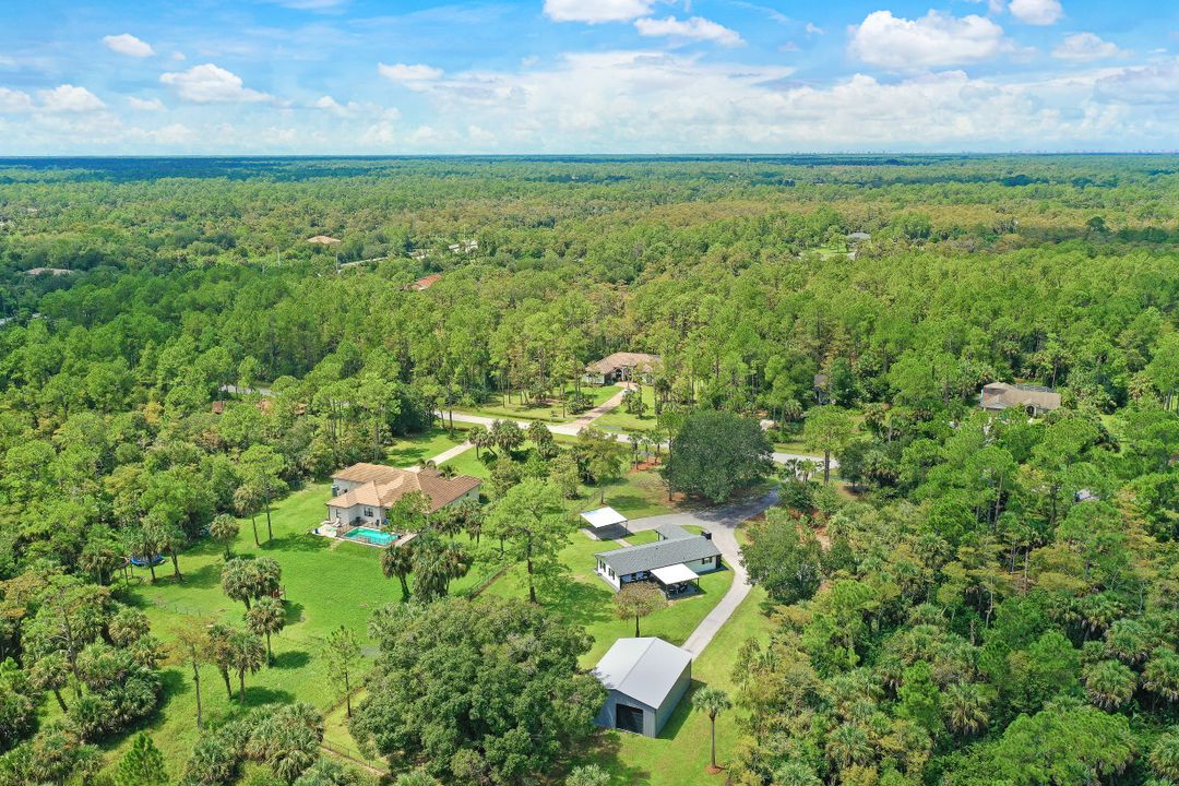 140 5th St NW, Naples, FL 34120