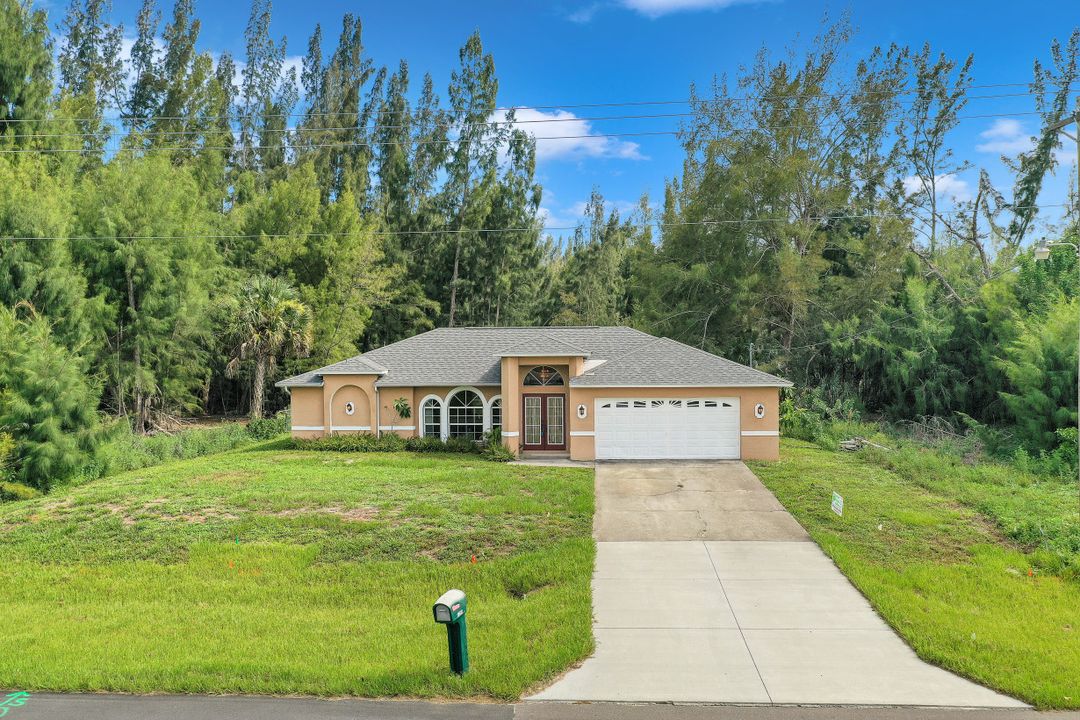 2254 SW 4th St, Cape Coral, FL 33991