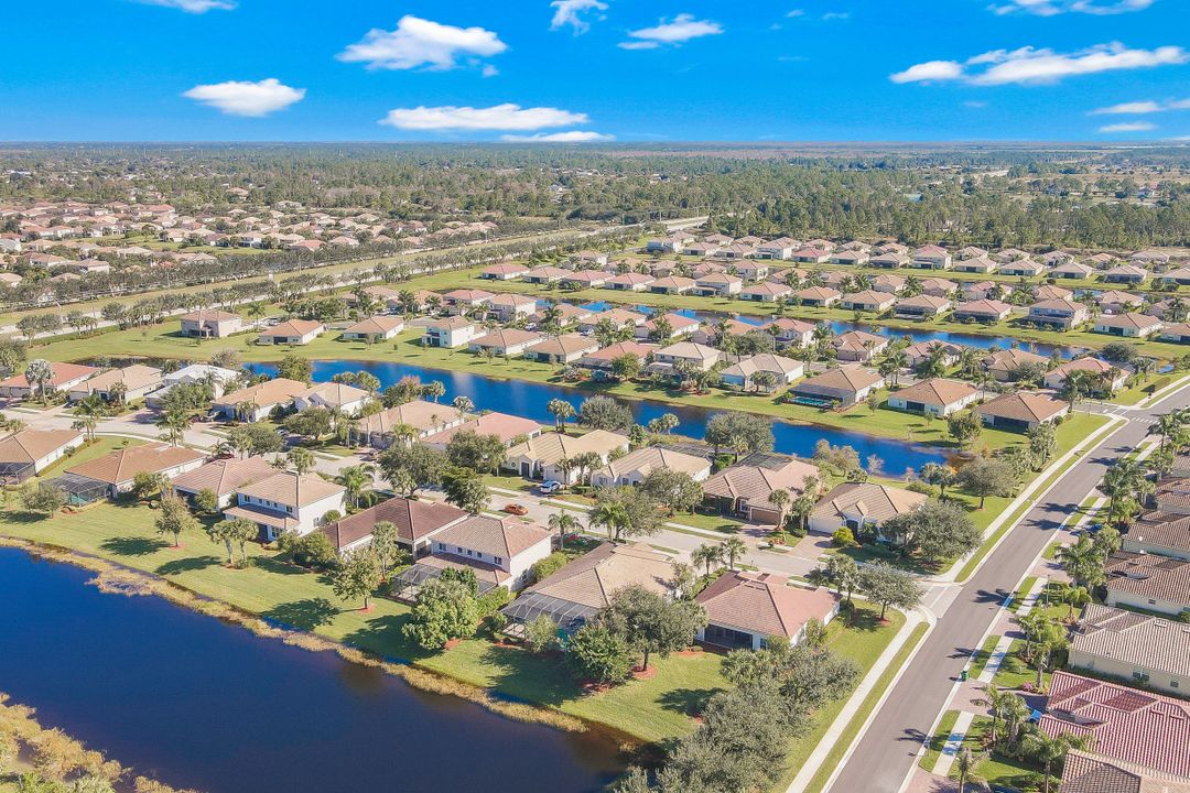 2065 Mandarin Ln, Naples, FL 34120