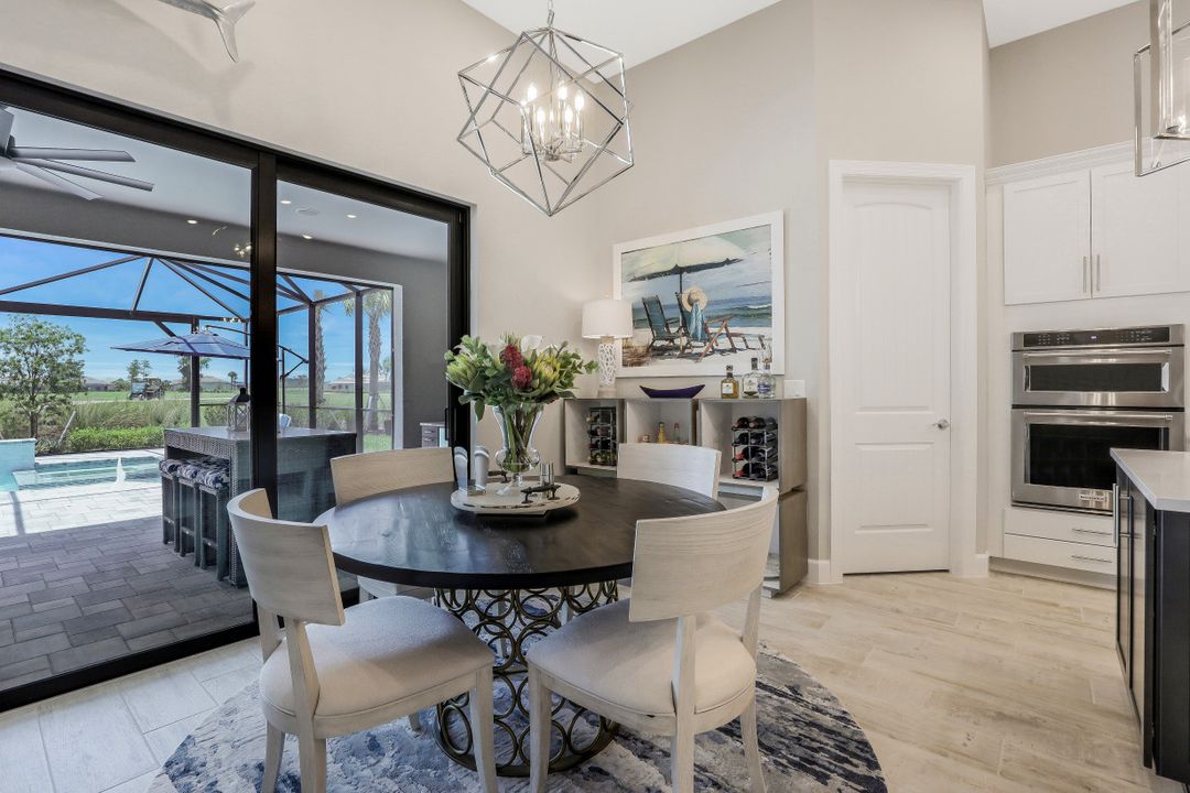 9610 Everglades Dr, Naples, FL 34120