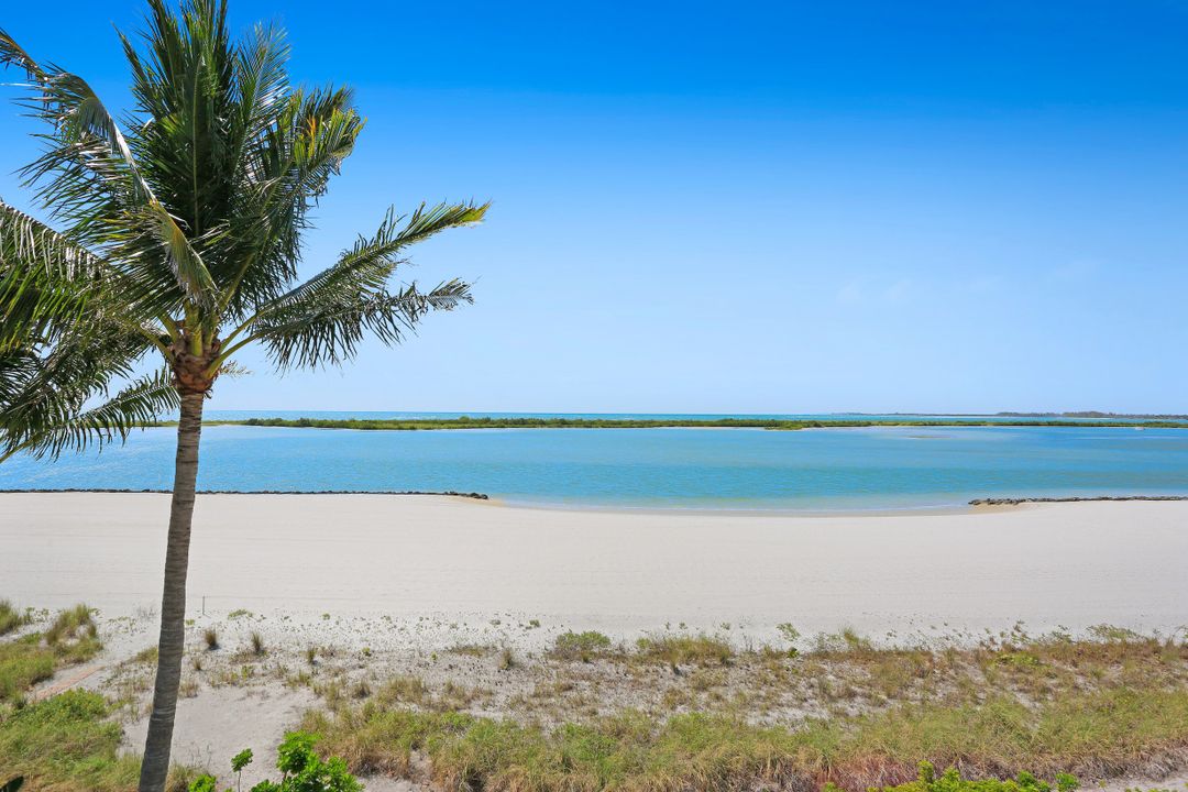 202 S Beach Dr, Marco Island, FL 34145