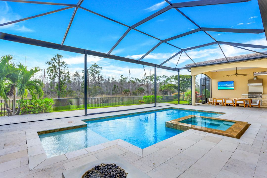 9086 Sorreno Ct, Naples, FL 34119