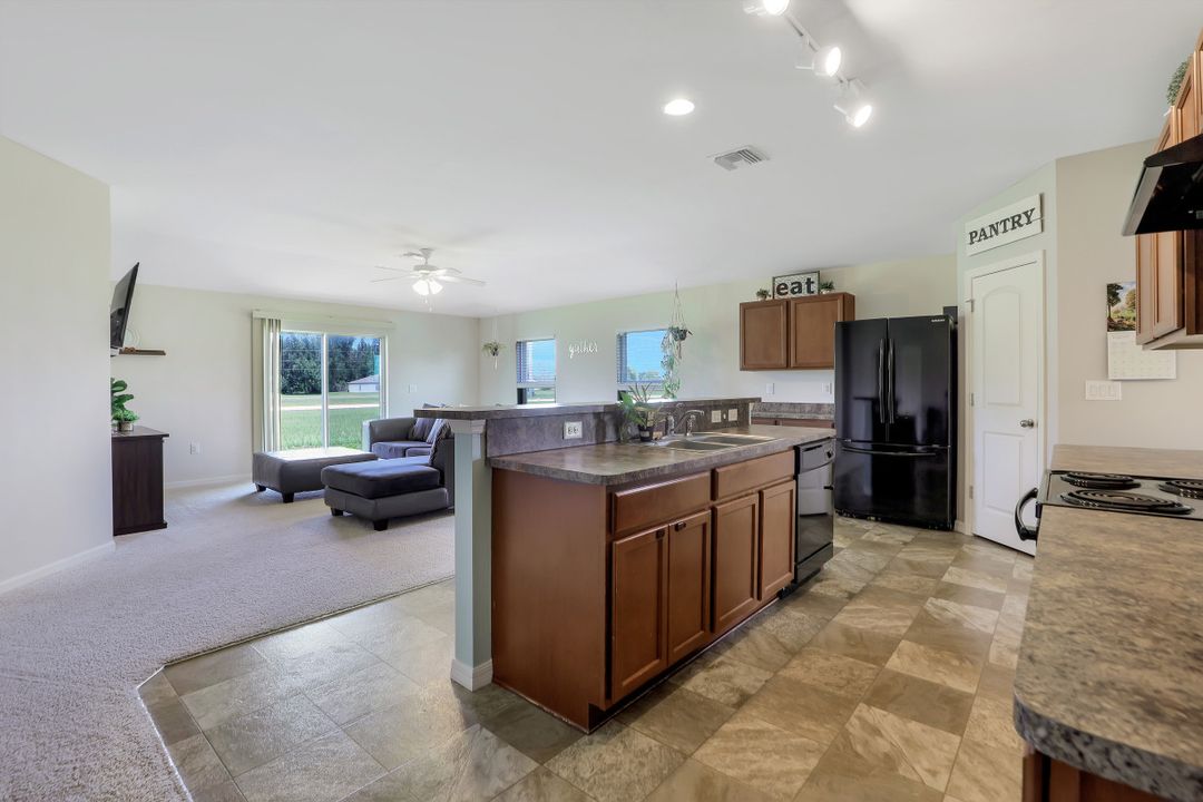 1708 NE Juanita Pl, Cape Coral, FL 33909