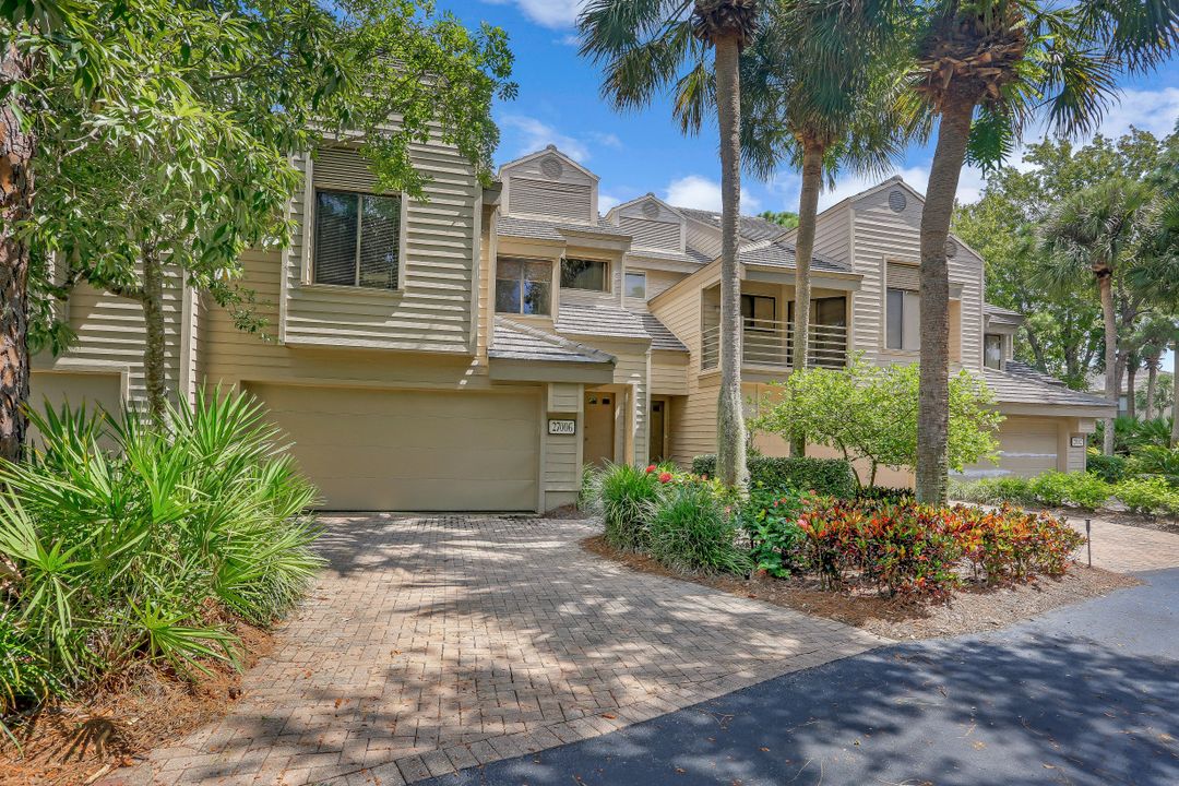 27006 Oakwood Lake Dr, Bonita Springs, FL 34134