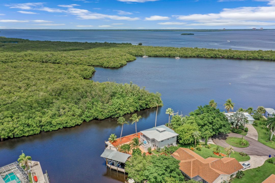 2825 Tern Ct, Saint James City, FL 33956