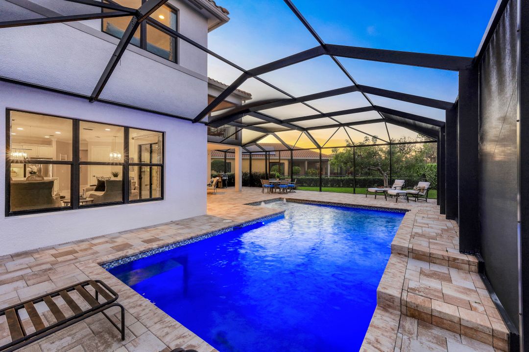 2827 Thunder Bay Circle, Naples, FL 34119