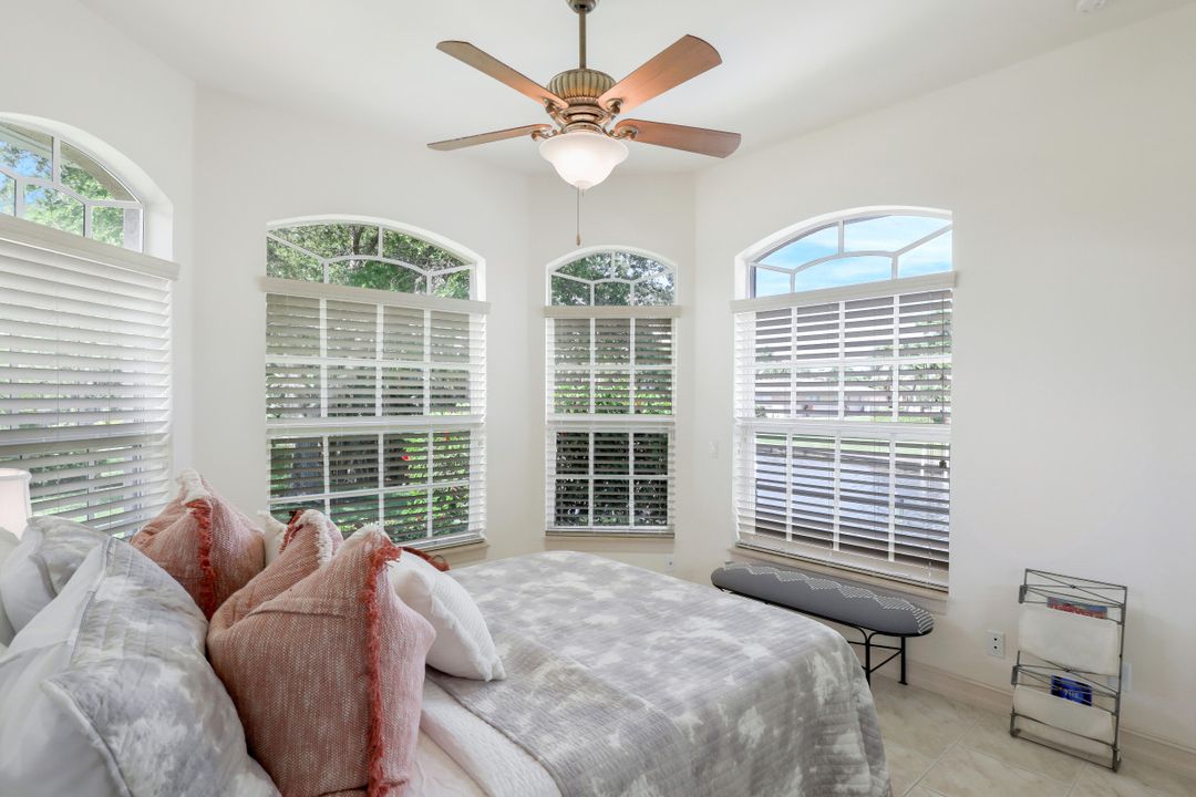 5360 Mikado Ct, Cape Coral, FL 33904