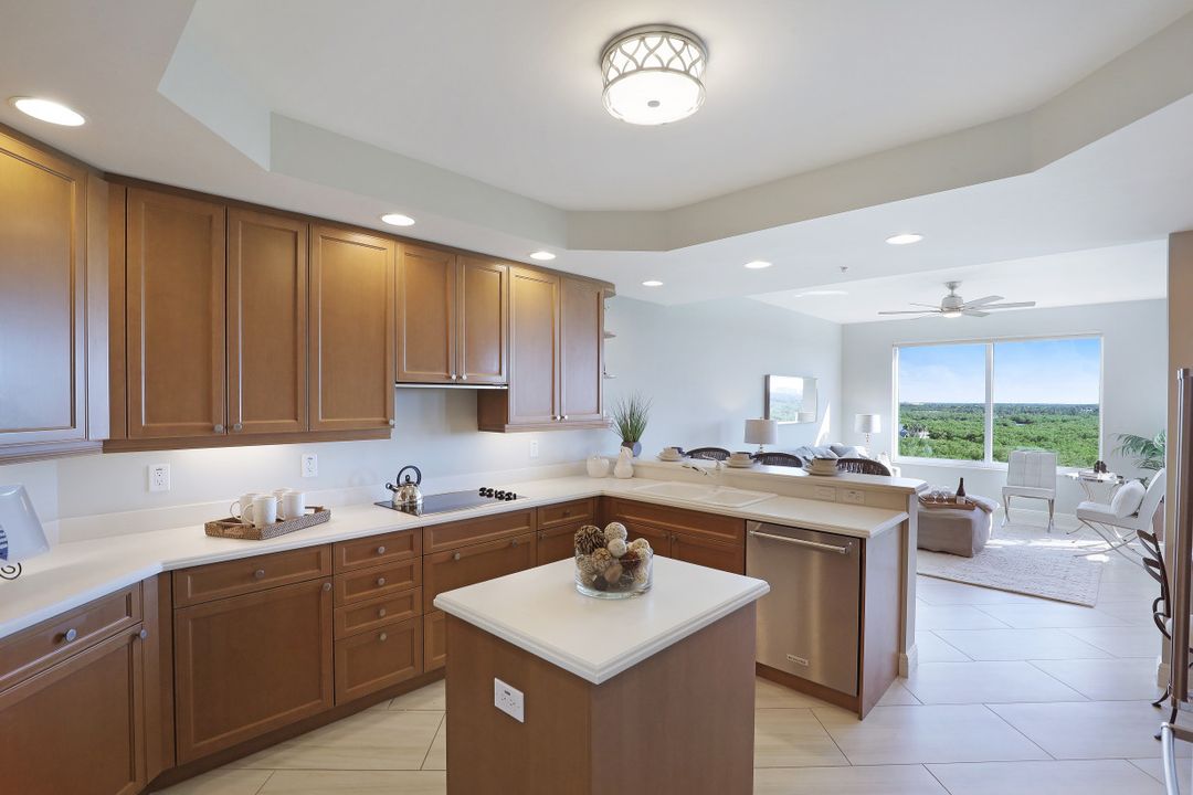 445 Cove Tower Dr #902, Naples, FL 34110