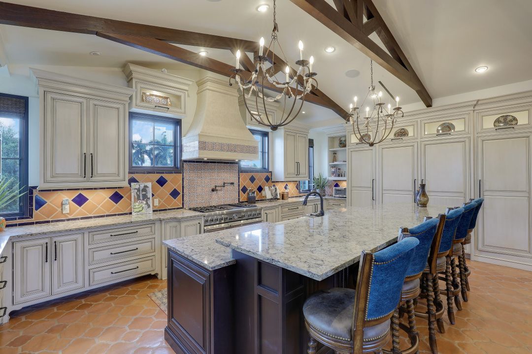 10080 Gulf Shore Dr, Naples, FL 34108