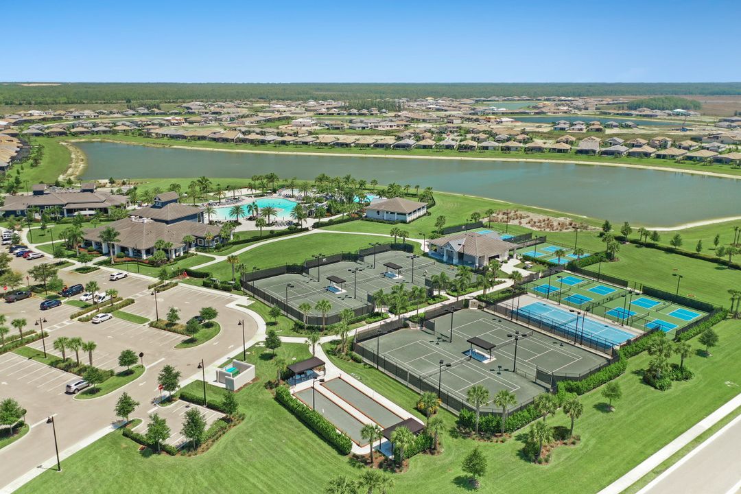 17815 Rosehill Ct, Estero, FL 33928