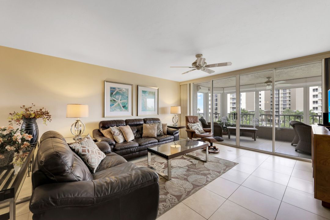 11118 Gulf Shore Dr #A503, Naples, FL 34108