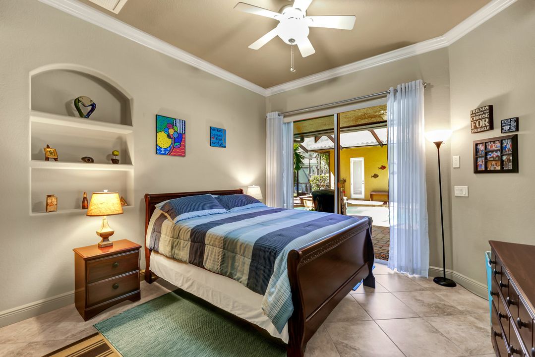 4000 Stonesthrow Ct, Naples, FL 34109