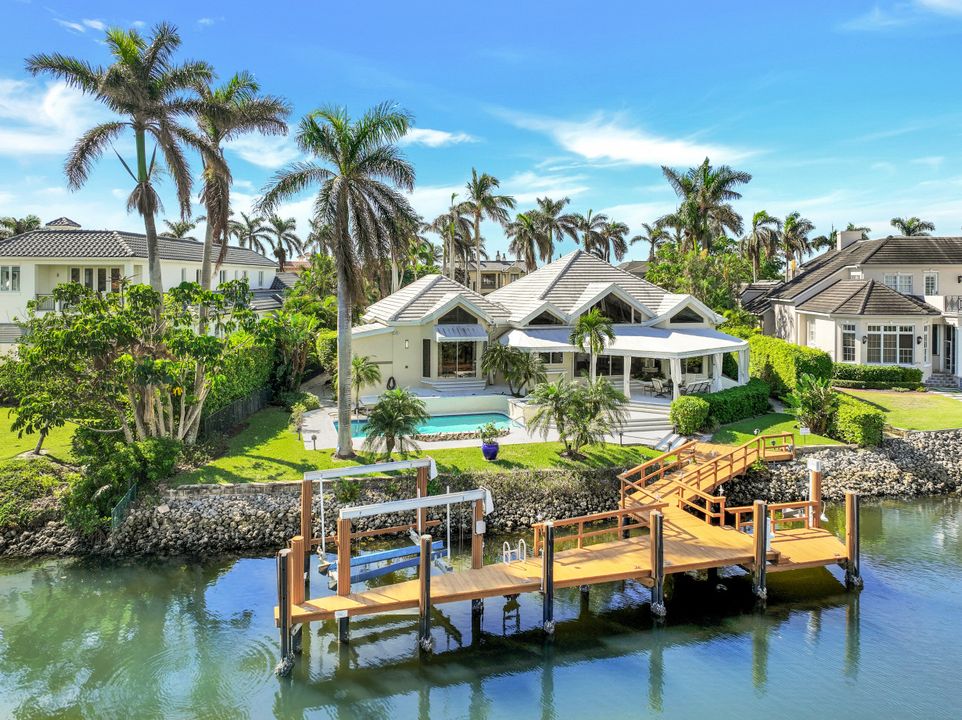 925 Spyglass Ln, Naples, FL 34102