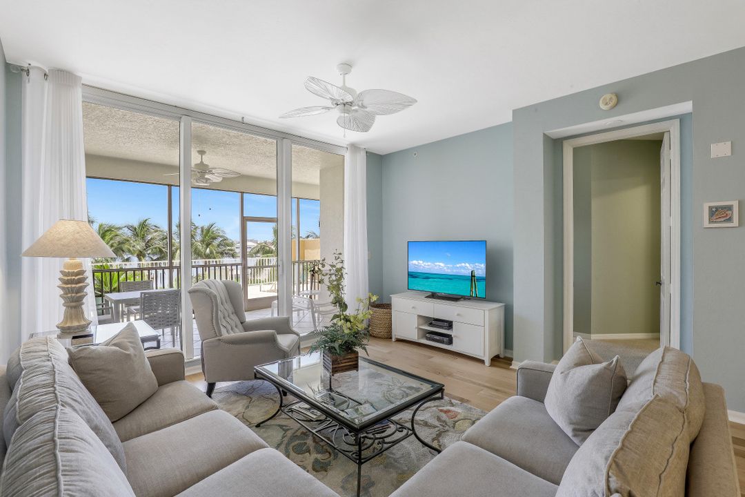 400 Flagship Dr #306, Naples, FL 34108
