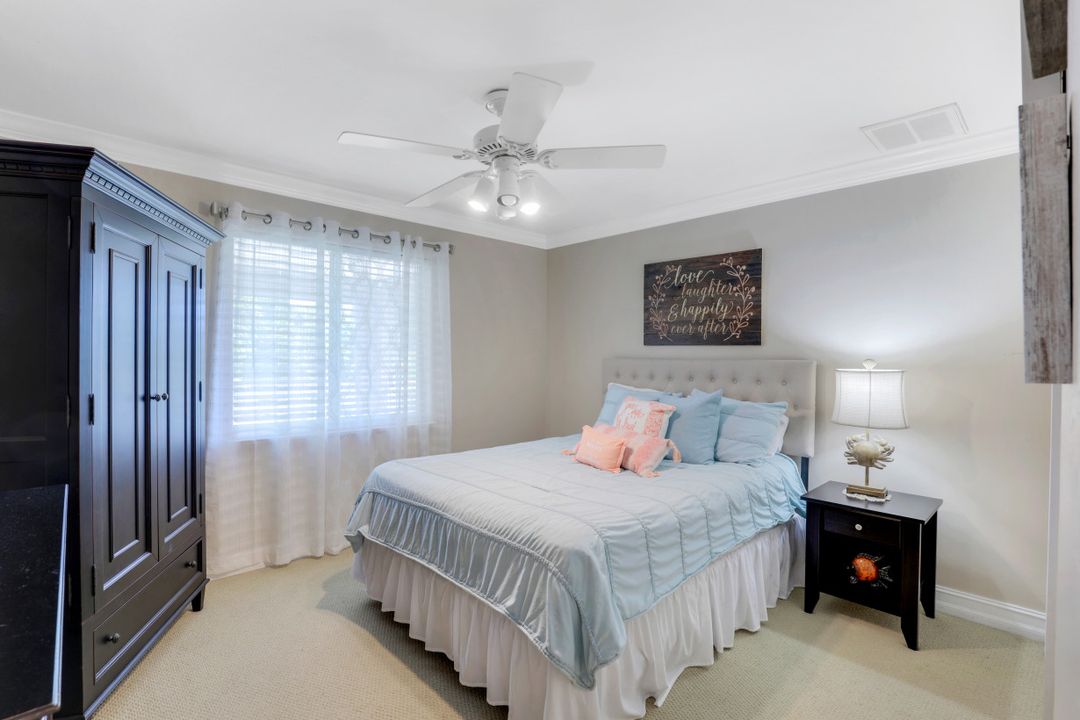 5660 Spanish Oaks Ln, Naples, FL 34119