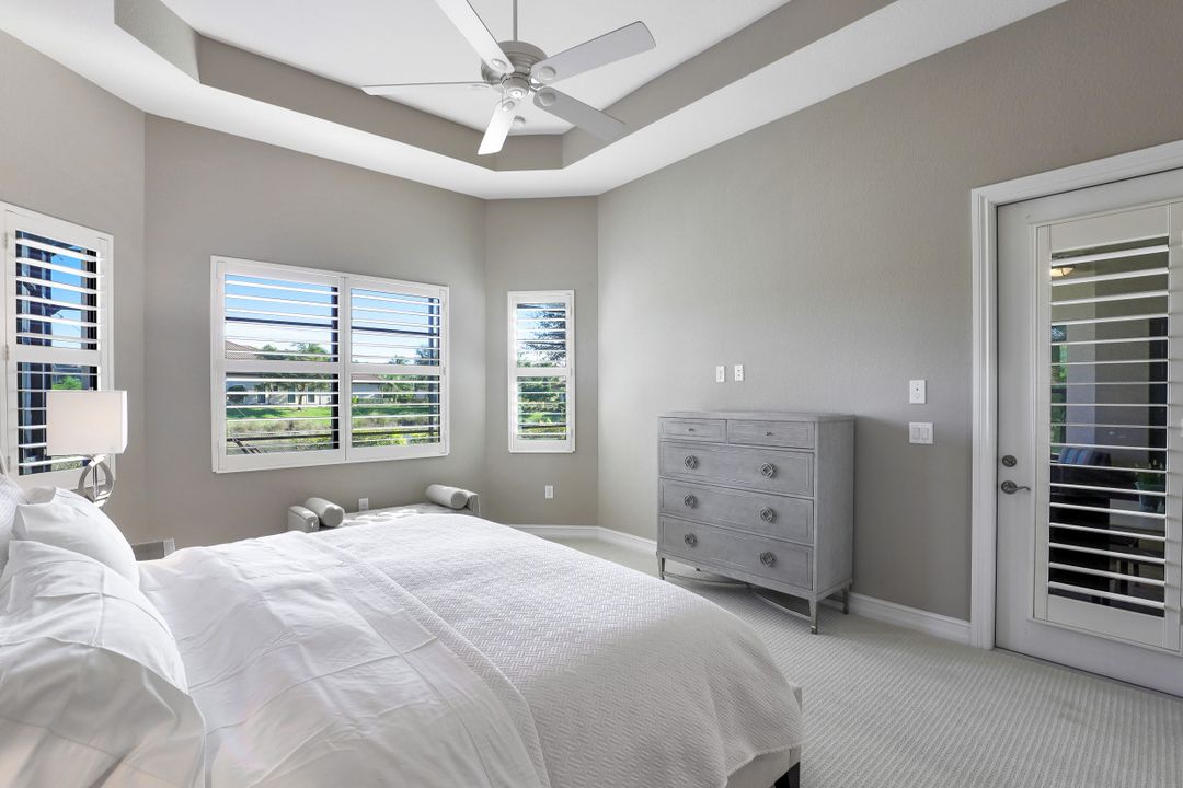 7247 Lantana Cir, Naples, FL 34119