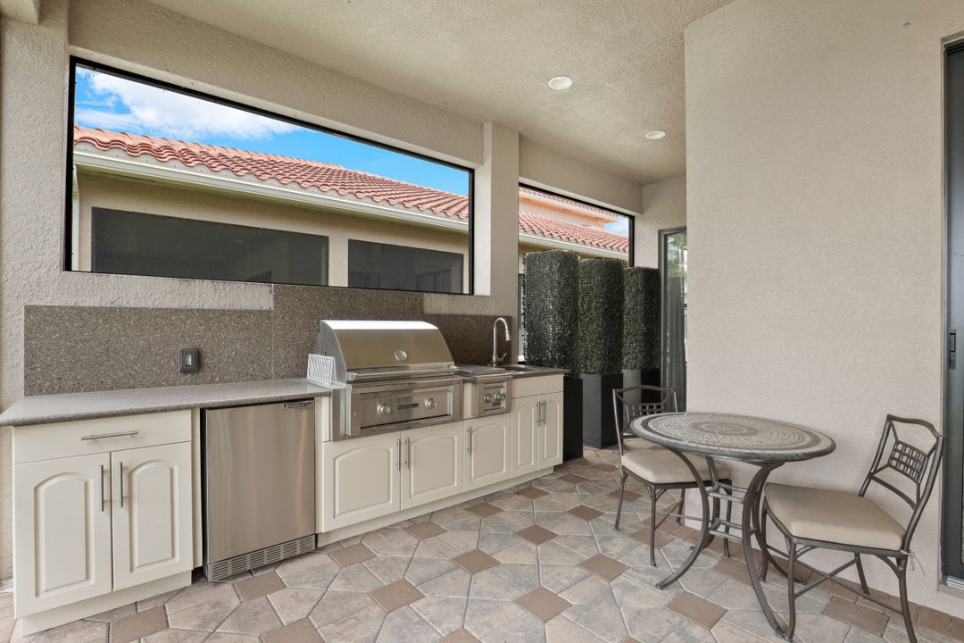 13719 Luna Dr, Naples, FL 34109