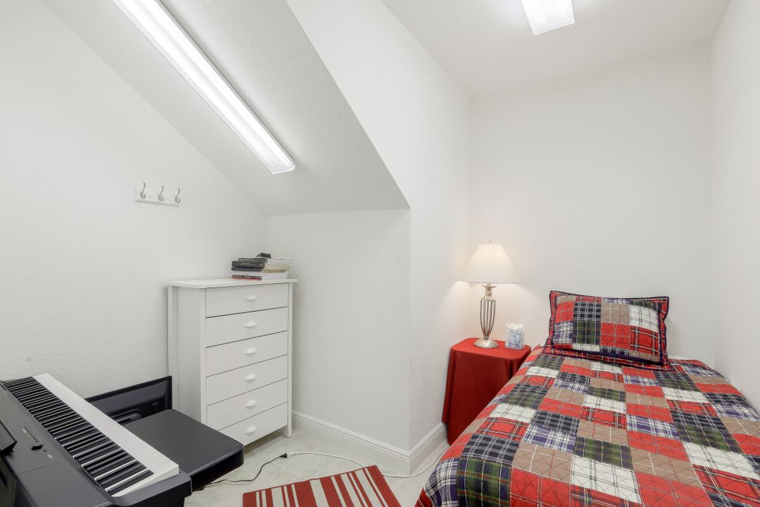 7849 Hawthorne Terrace #802, Naples, FL 34113