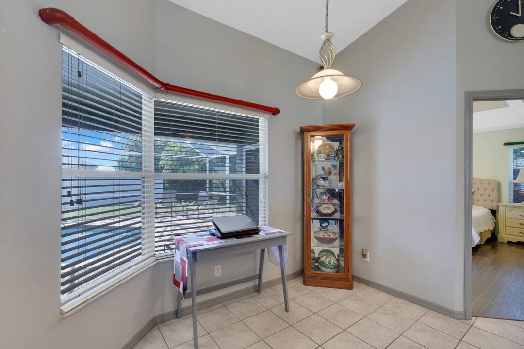 1403 SW 4th Ave, Cape Coral, FL 33991