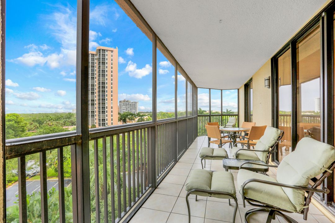 6075 Pelican Bay Blvd #506, Naples, FL 34108