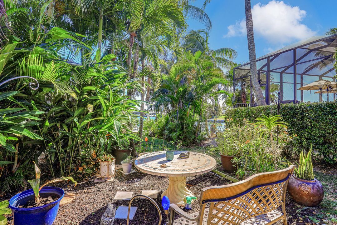 389 Colonial Ave, Marco Island, FL 34145